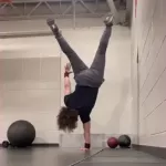 Handstand in 7 Days